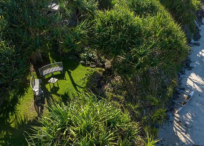 Fuller Holidays - Belongil Beachside Cottage