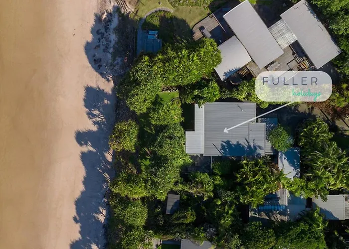 Fuller Holidays - Belongil Beachside Cottage