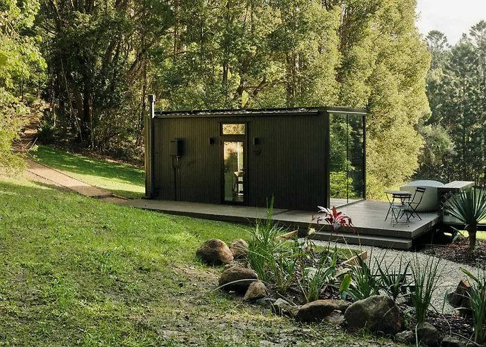Luxury Mirror Home In Byron Bay